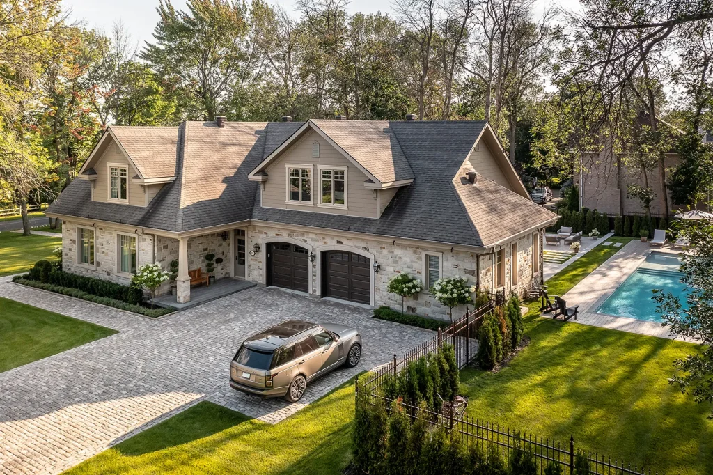501 Lakeshore beaconsfield milliom dollar property landscaping northstone swimming pool